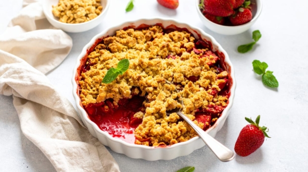 Baked Strawberry Crisp 169 2
