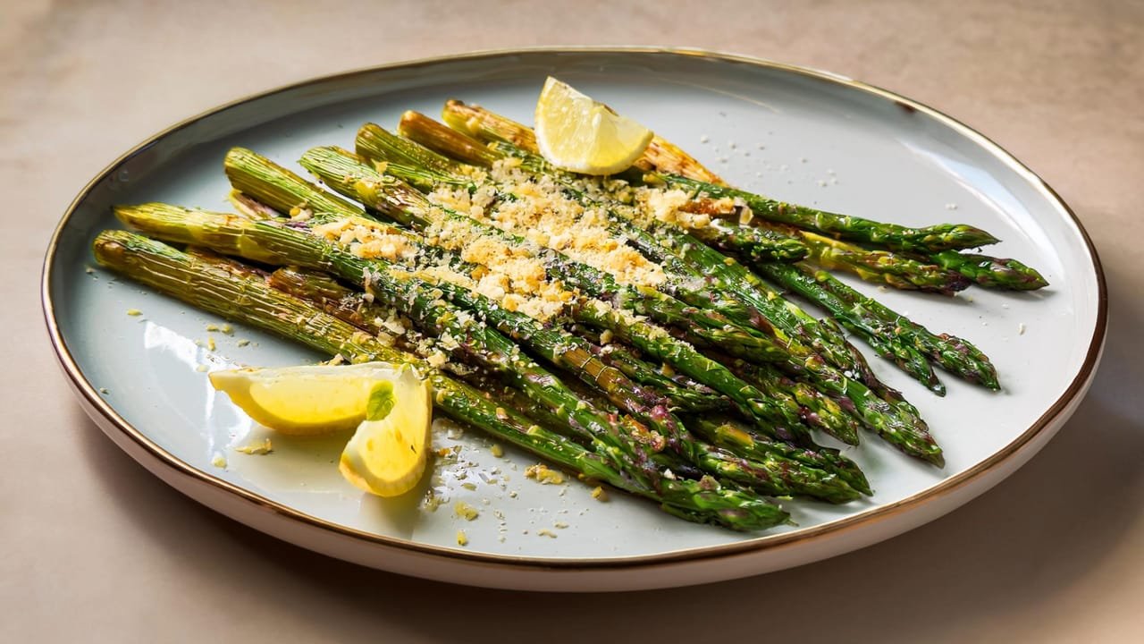 Pan-Fried Green Asparagus | Simple and Elegant Side Dish with Garlic, Lemon, and Parmesan