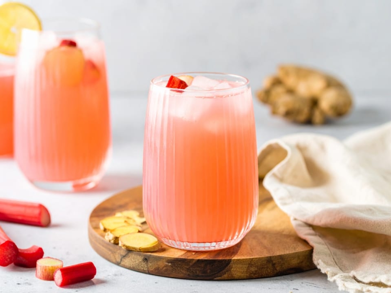 Rhubarb-Ginger Lemonade 169 1