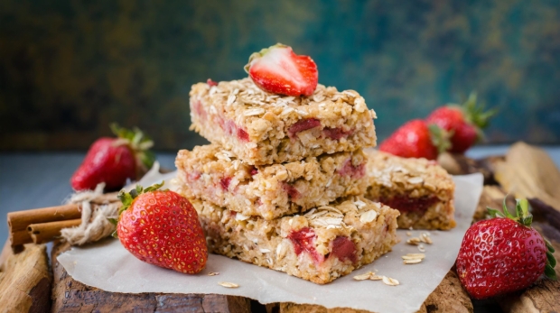 Strawberry Oat Bars