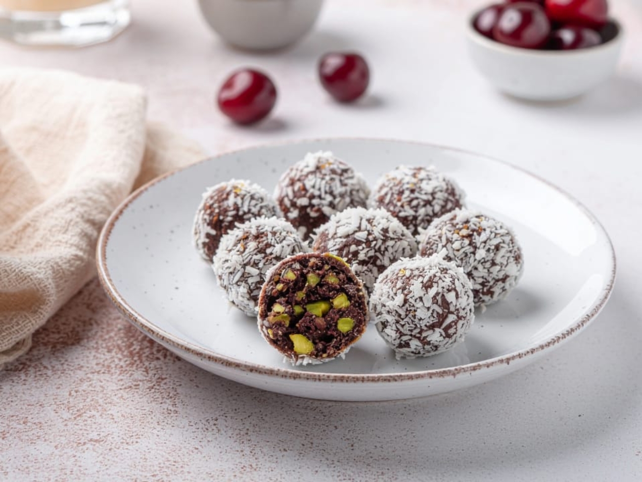 Cherry Pistachio Energy Balls 169 1