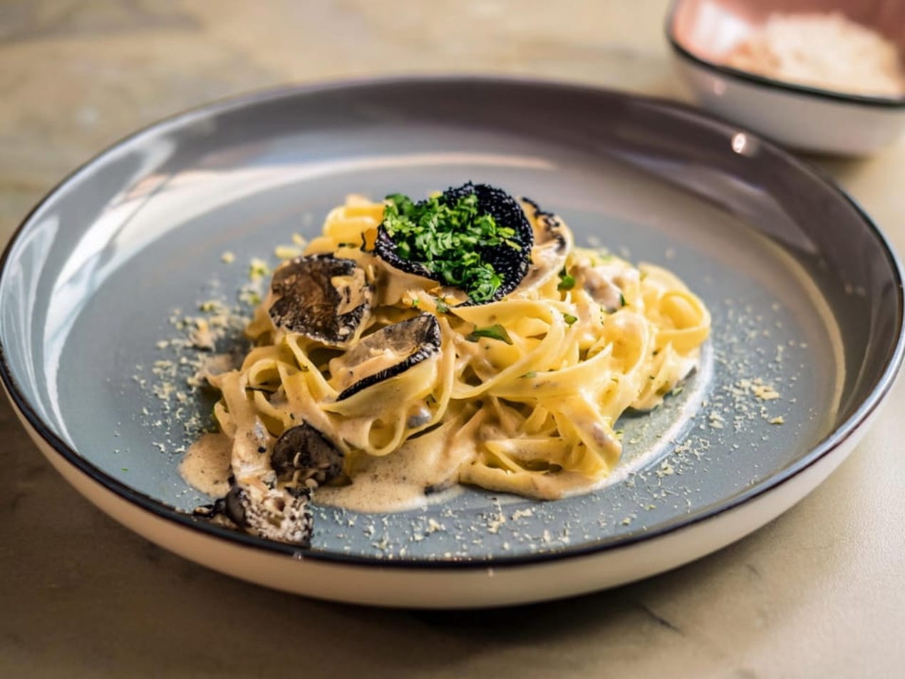 Vegan Fettuccine Alfredo with Truffles 169 4