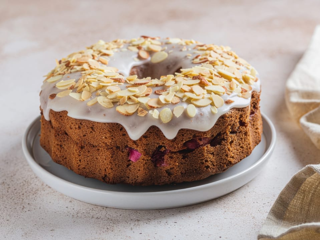 Vegan Rhubarb and Almond Sponge Cake 169 1