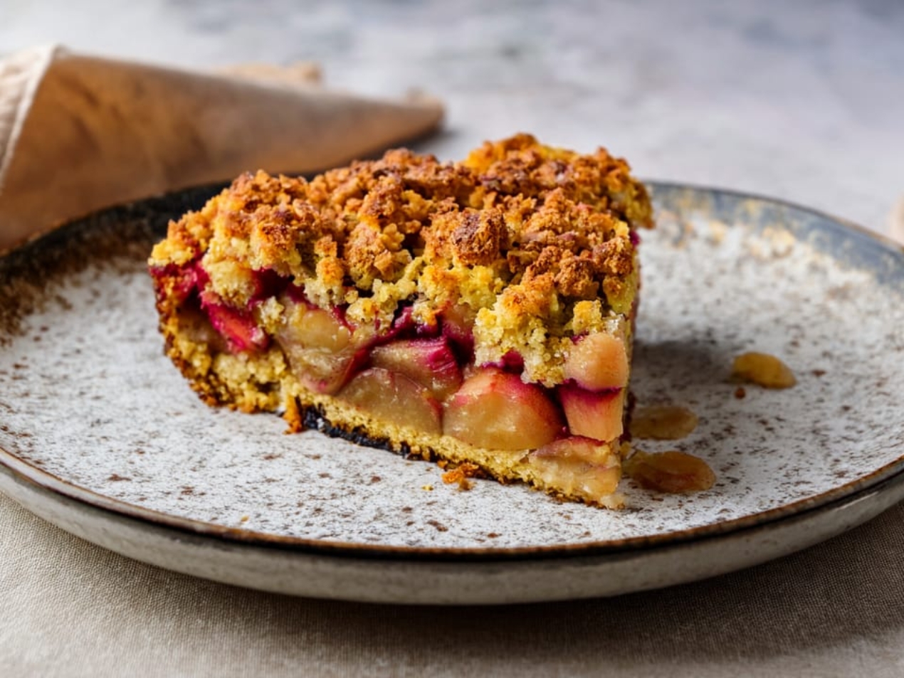 Vegan Rhubarb and Ginger Crumble Cake 169 2
