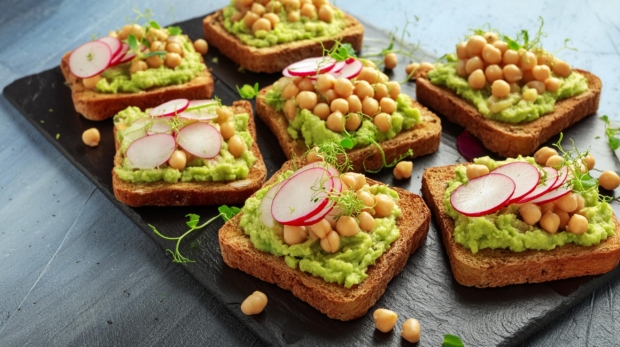 Avocado-and-Chickpea-Salad