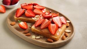 Almond Butter Toast with Strawberries and Honey Quick and Delicious