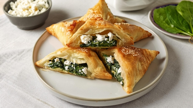 Phyllo-Pastries-Spinach-and-Feta-Stuffed