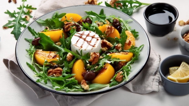 Salad-Mirabelle-and-Goat-Cheese