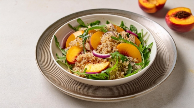 Salad-Peach-and-Quinoa