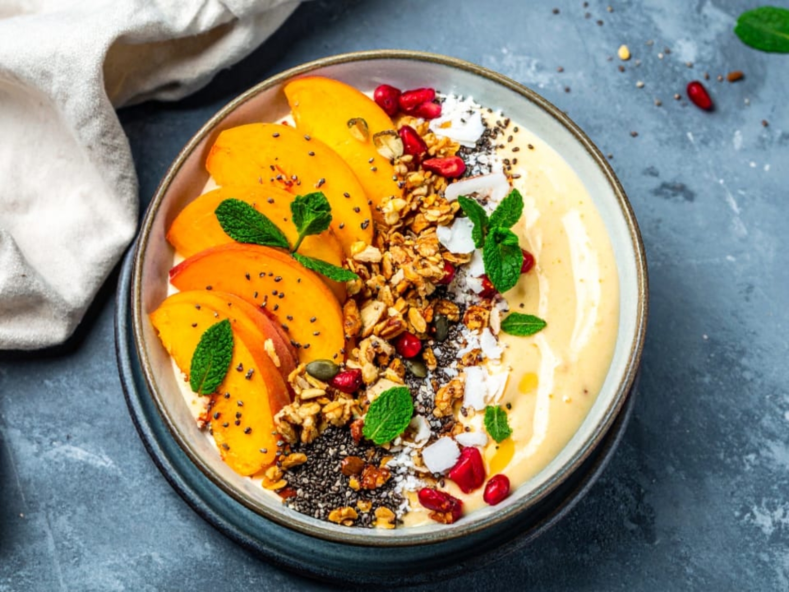 Ultimate Vegan Smoothie Bowl with Peaches 169 1