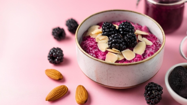 Overnight-Oats-Blackberry-Almond