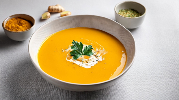 Easy-Pumpkin-Soup-with-Coconut-Curry
