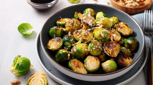 Roasted-Brussels-Sprouts-with-Maple-Balsamic-Glaze