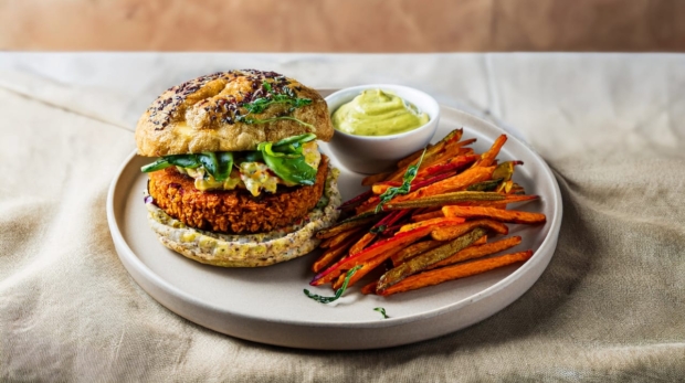 Kohlrabi-Burgers-with-Sweet-Potato-Fries-169-3