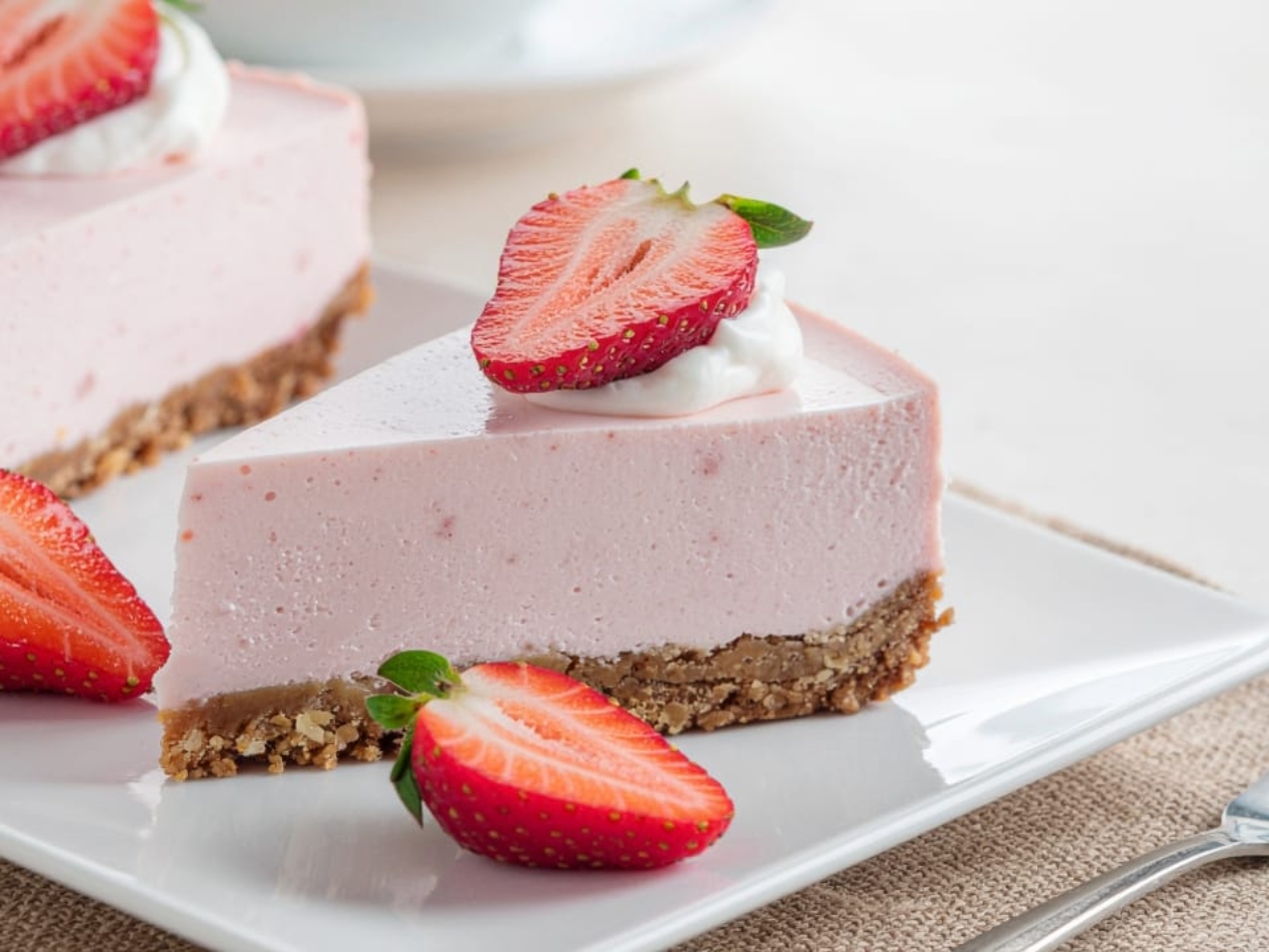 Vegan Strawberry Cheesecake Bars 169 3