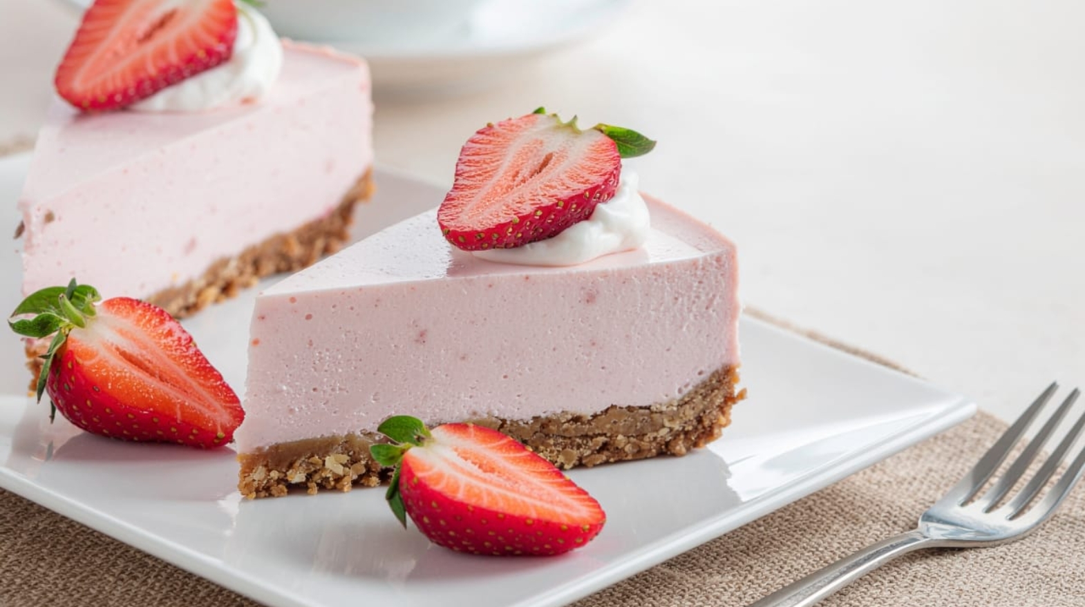 Vegan Strawberry Cheesecake Bars 169 3