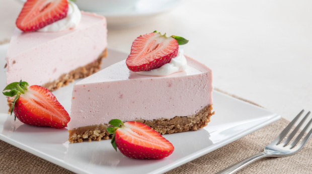 Vegan Strawberry Cheesecake Bars 169 3