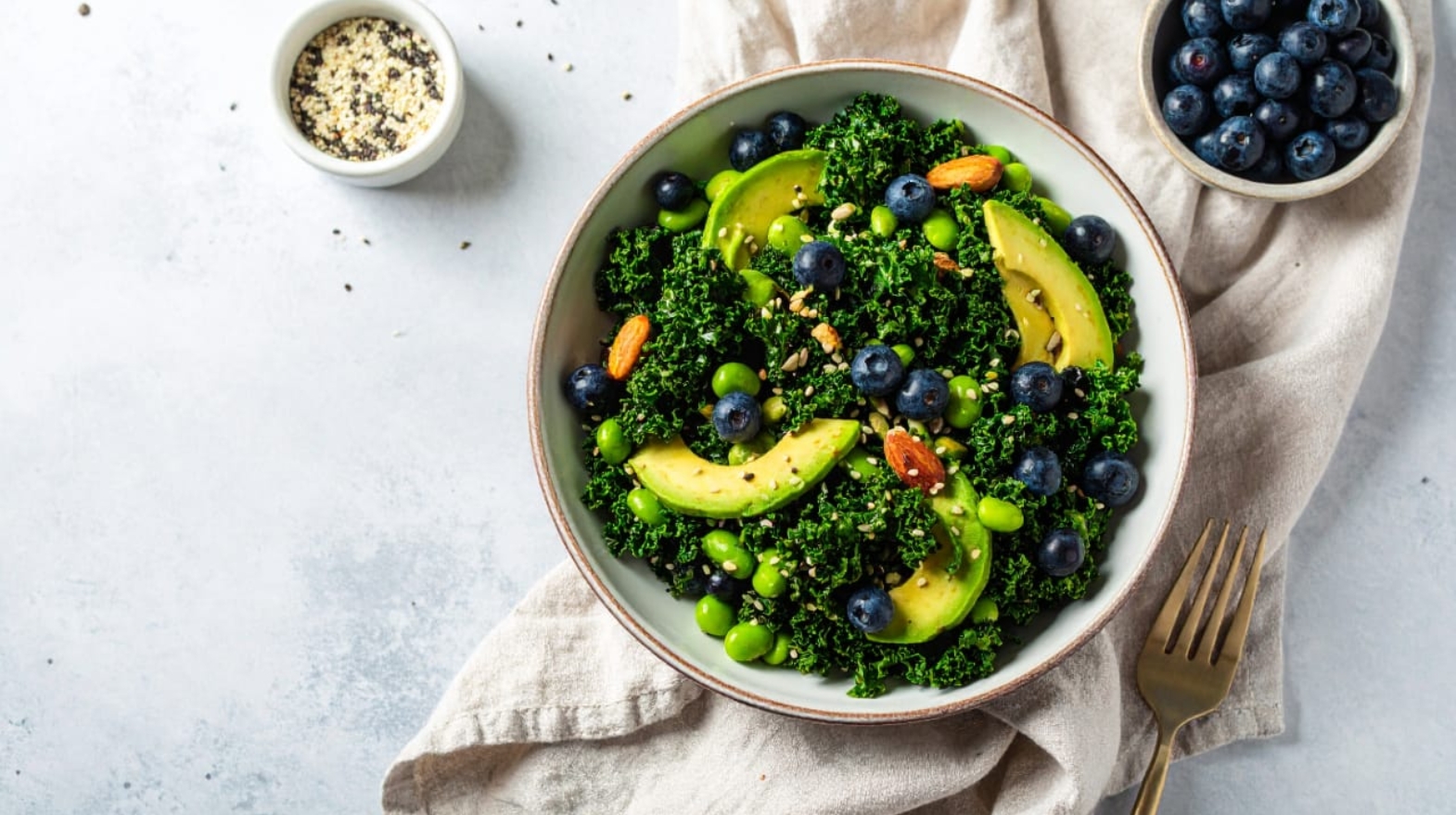 Kale & Avocado Superfood Salad 169 1