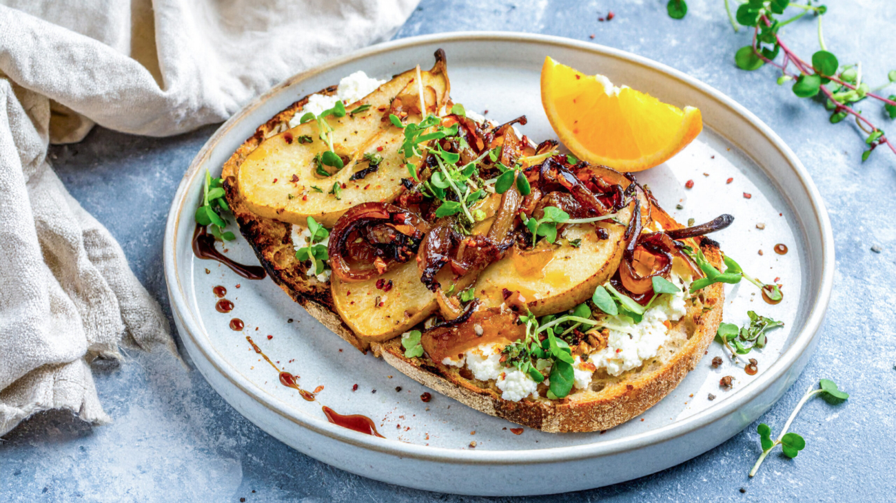 Pear & Caramelized Shallot Flatbread 169 1